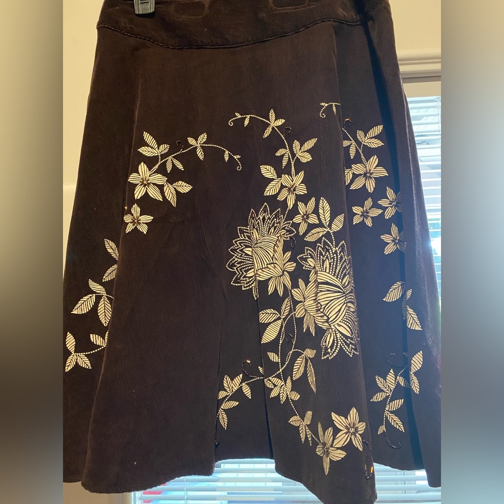 Talbots size 8 skirt. Excellent condition.